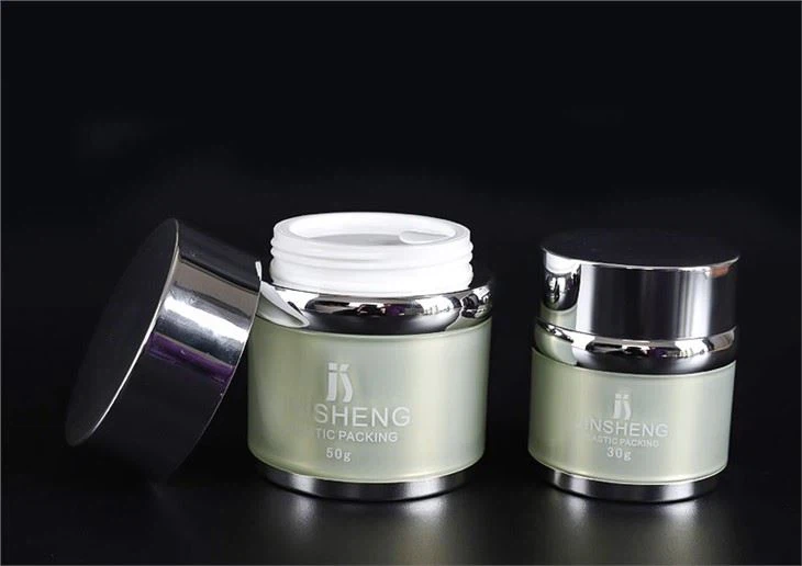 Round Cosmetic Lotion Pump Airless Bottle in stock